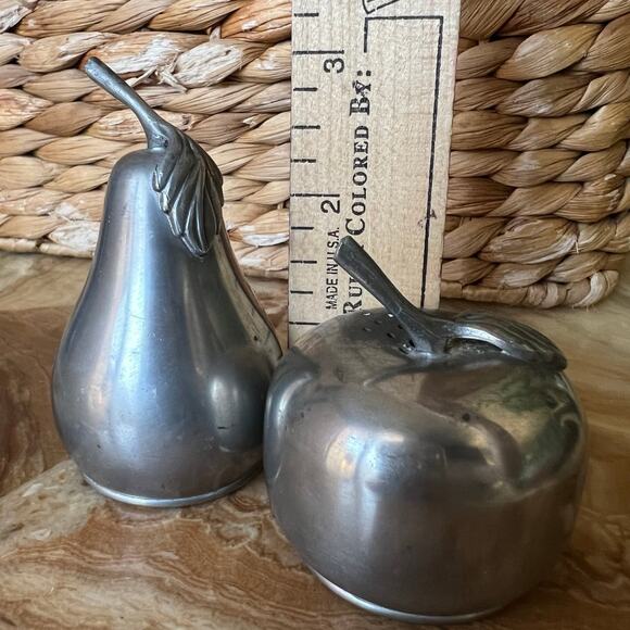 Pewter Apple and pear salt and pepper shakers - Picture 4 of 6